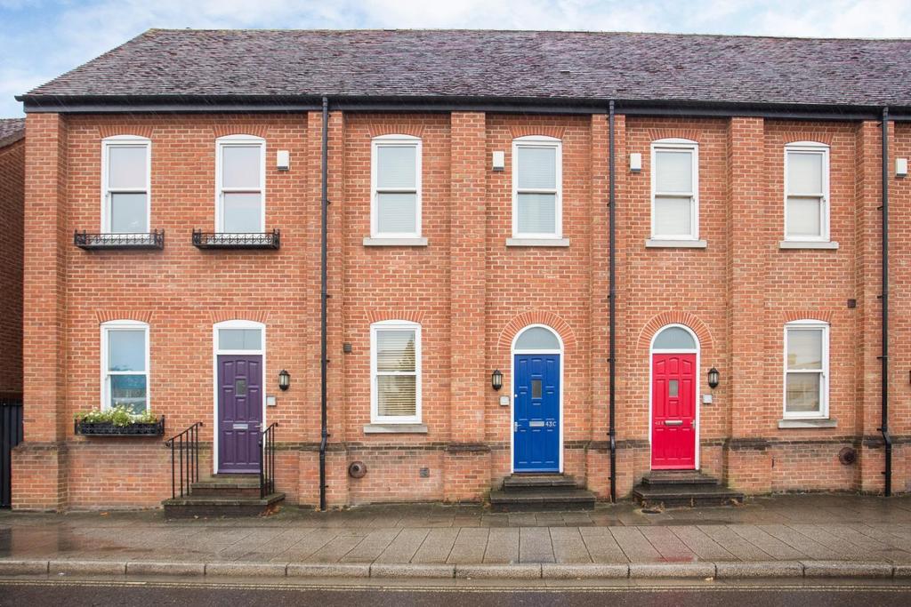 Station Road West, Canterbury 4 bed house £400,000