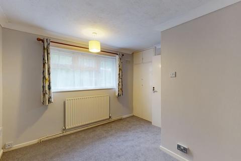 61 Tenterden Drive, Canterbury, CT2 7BH