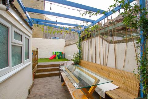 29 Bradstone Road, Folkestone, CT20 1HW