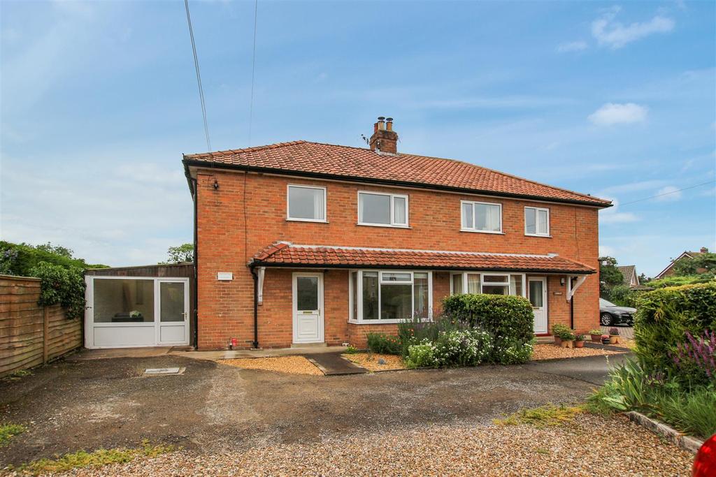 Denton House, Broughton, Malton YO17 3 bed semidetached house £750