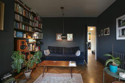 Flat 2, 31 De Crespigny Park, London, SE5 8AB