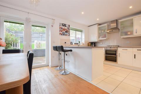 45 Etchingham Drive, St Leonards-on-sea, TN38 9AB