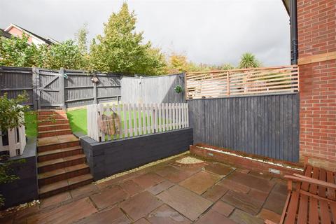45 Etchingham Drive, St Leonards-on-sea, TN38 9AB