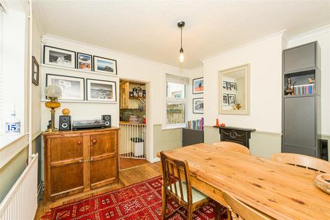 1 Allingham Road, Reigate, RH2 8JE