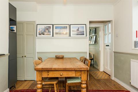 1 Allingham Road, Reigate, RH2 8JE