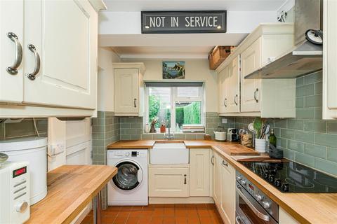 1 Allingham Road, Reigate, RH2 8JE
