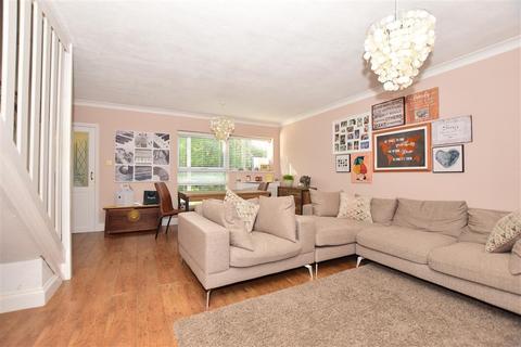 53 Coltstead, New Ash Green, Longfield, DA3 8LN