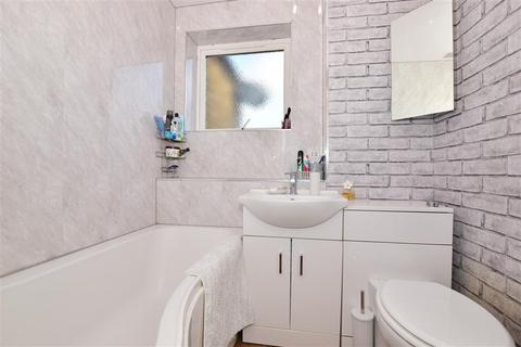 53 Coltstead, New Ash Green, Longfield, DA3 8LN