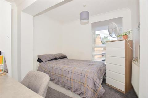 53 Coltstead, New Ash Green, Longfield, DA3 8LN