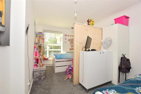 53 Coltstead, New Ash Green, Longfield, DA3 8LN