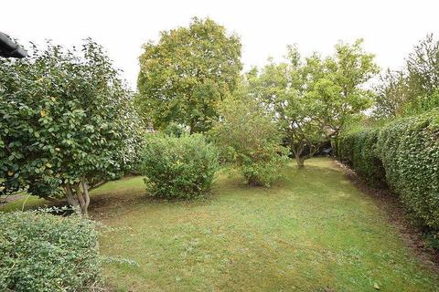 1 Surly Hall Walk, Windsor, SL4 5LY