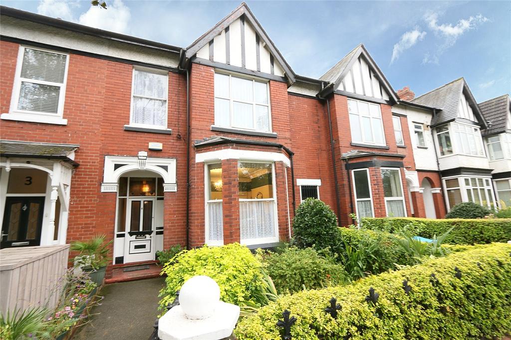 Hymers Avenue, Hull, East Yorkshire, HU3 5 bed terraced house £220,000