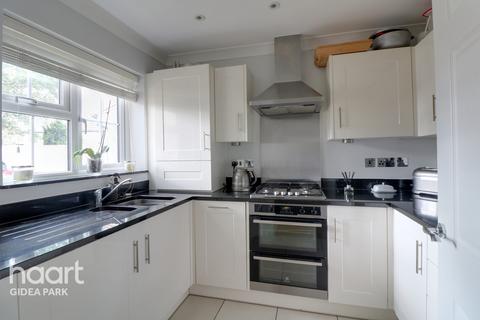 3 Faith Close, Romford, RM2 5BF