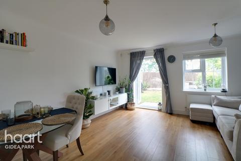 3 Faith Close, Romford, RM2 5BF