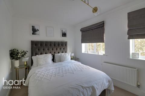 3 Faith Close, Romford, RM2 5BF