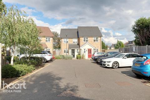 3 Faith Close, Romford, RM2 5BF