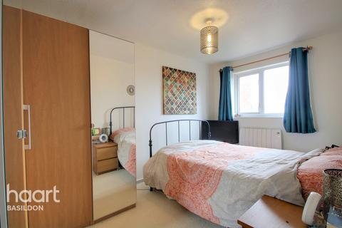 2 Benham Walk, Basildon, SS13 1NU