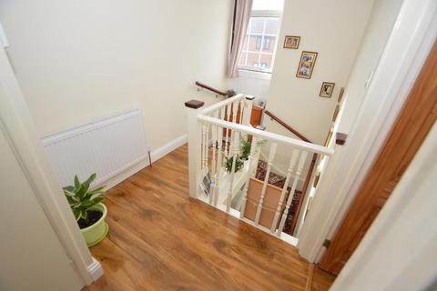 4 Sutton Place, Slough, SL3 8AA