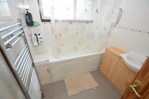 4 Sutton Place, Slough, SL3 8AA