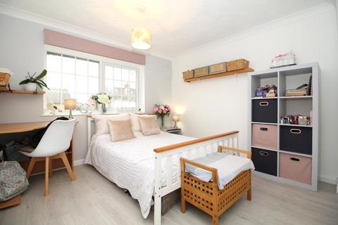 2 Pyms Road, Chelmsford, CM2 8PY