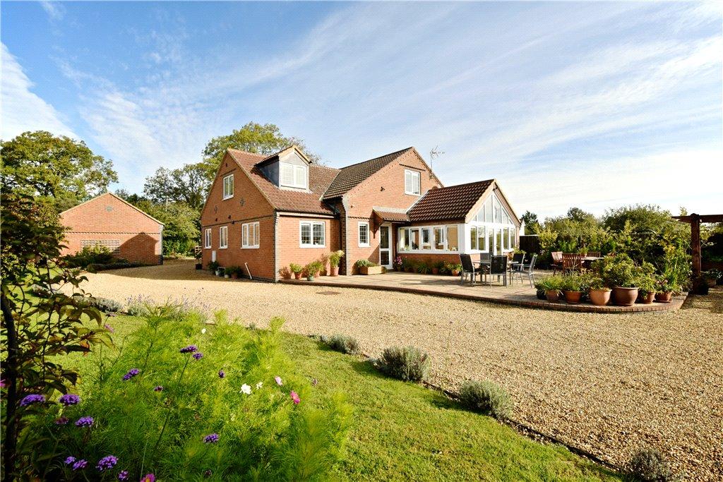 Towcester Road, Blisworth, Northamptonshire, NN7 5 bed equestrian