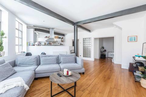 undefined, Dingley Place, Clerkenwell, EC1V