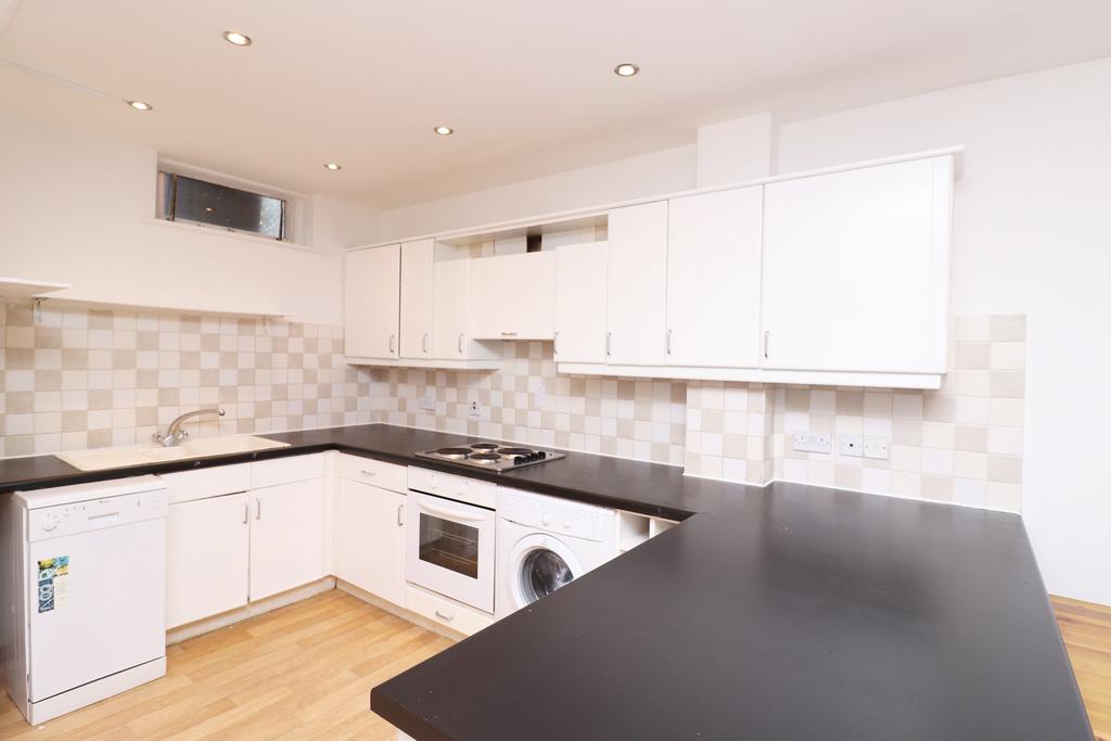 Blondin Street, Bow Quarter, London E3 5 bed townhouse £2,100 pcm (£