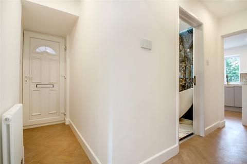 161 The Vale, London, N14 6BA