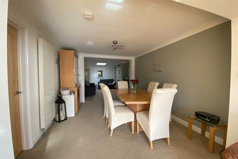 9 Harold Close, Pevensey Bay, Pevensey, BN24 6SL