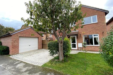 27 Vaisey Field, Whitminster, Gloucester, GL2 7PT