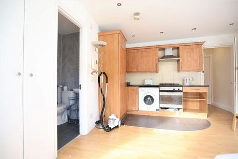 Studio to rent - 69 Fortess Road, London NW5
