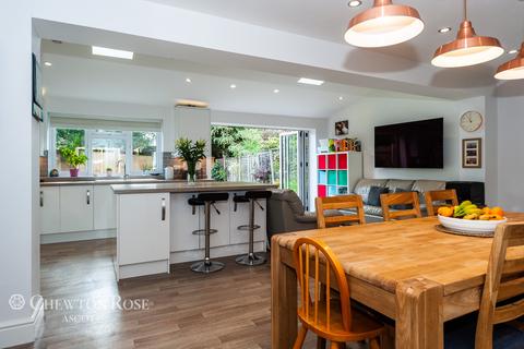 7 Asher Drive, Ascot, SL5 8LJ