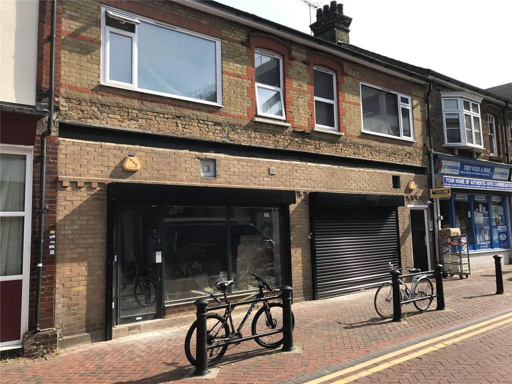 Clarence Road, Grays, Essex, RM17 Shop £2,083 pcm £24,996 pa 634