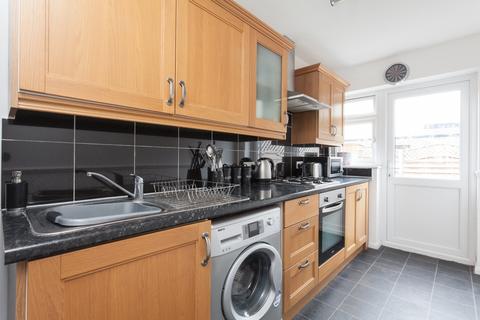 3 Mallards Road, Woodford Green, IG8 7DF
