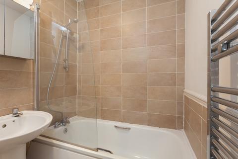 3 Mallards Road, Woodford Green, IG8 7DF