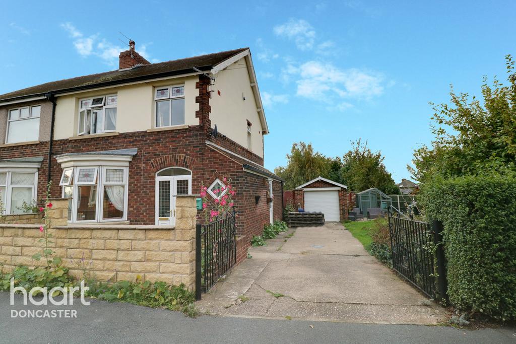 Crabgate Drive, Skellow, Doncaster 3 bed semidetached house £190,000