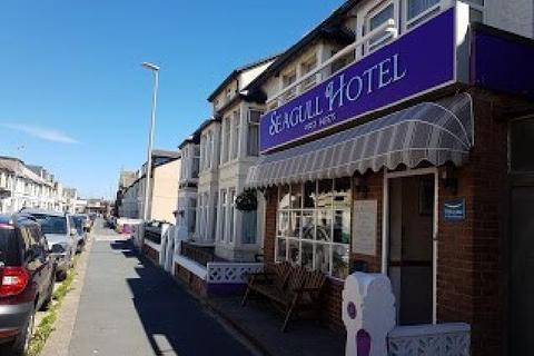 15 Crystal Road, Blackpool, FY1 6BS