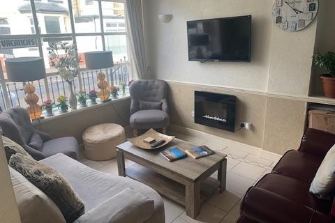 15 Crystal Road, Blackpool, FY1 6BS
