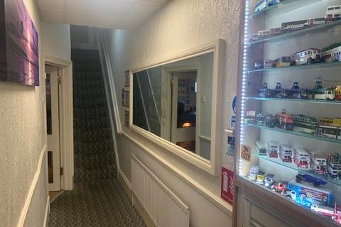 15 Crystal Road, Blackpool, FY1 6BS
