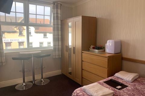 15 Crystal Road, Blackpool, FY1 6BS