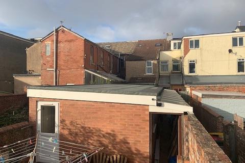 15 Crystal Road, Blackpool, FY1 6BS
