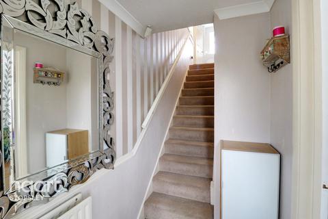 5 Brill Close, Luton, LU2 9RL