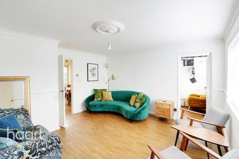 5 Brill Close, Luton, LU2 9RL