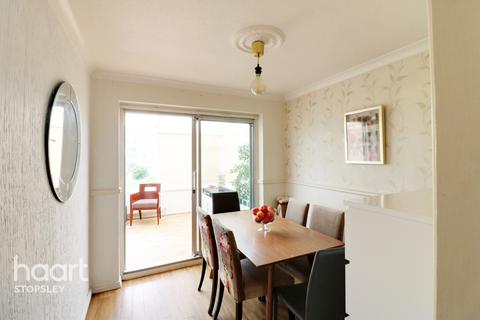 5 Brill Close, Luton, LU2 9RL