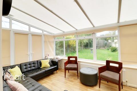 5 Brill Close, Luton, LU2 9RL
