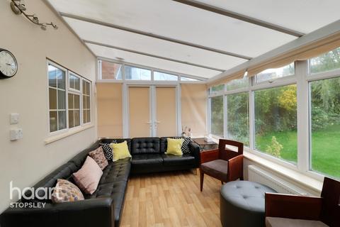 5 Brill Close, Luton, LU2 9RL