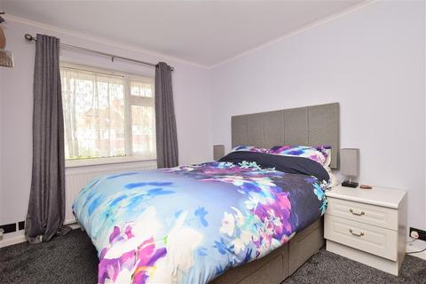 82 Broom Hill Road, Rochester, ME2 3LF