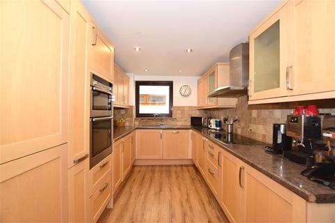 18 Bridge Hill, Epping, CM16 4ER