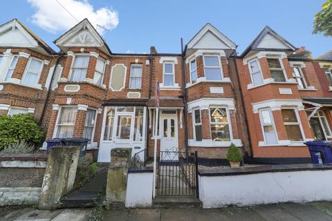 5 Deans Road, London, W7 3QD