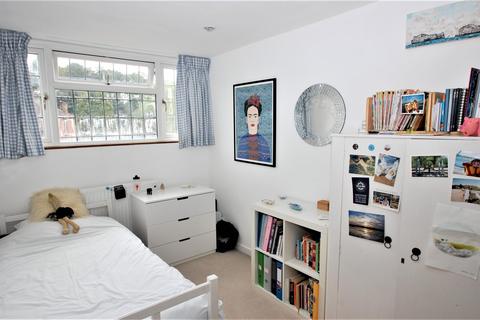 77 Kings Road, Chalfont St Giles, HP8 4HJ